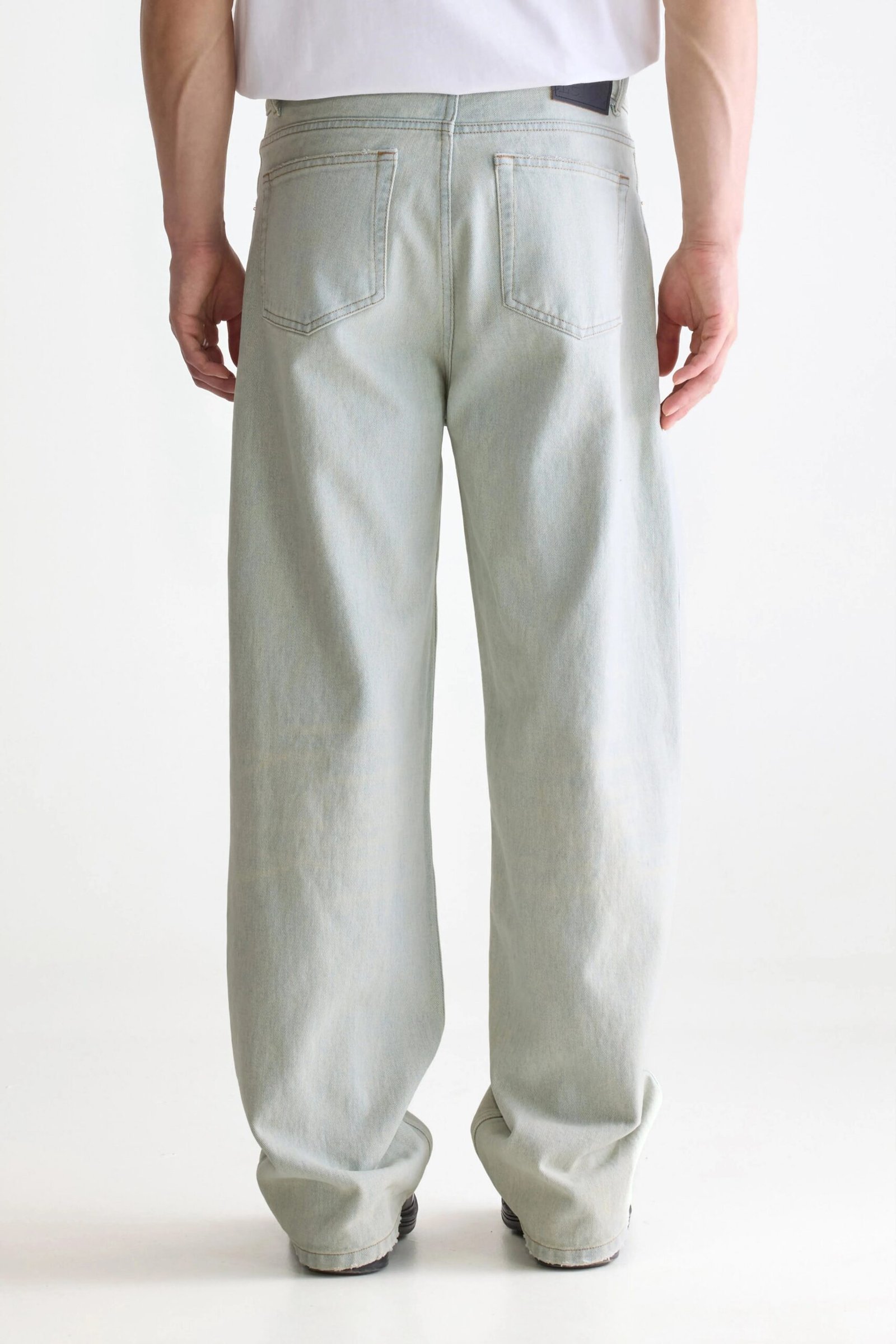 Denim N. 08 straight jeans (252 / M / DUSTY BLEACH) - Image 4